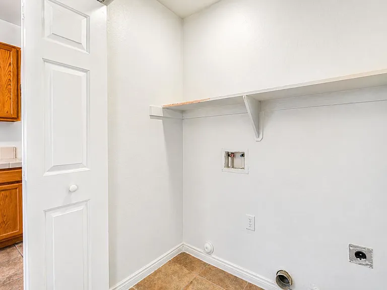 4426 Valpariso Way — Photo 5