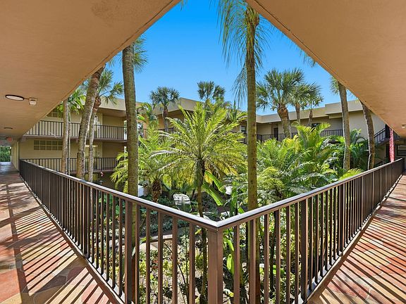 4th image of 10875 SW 112th Avenue #202