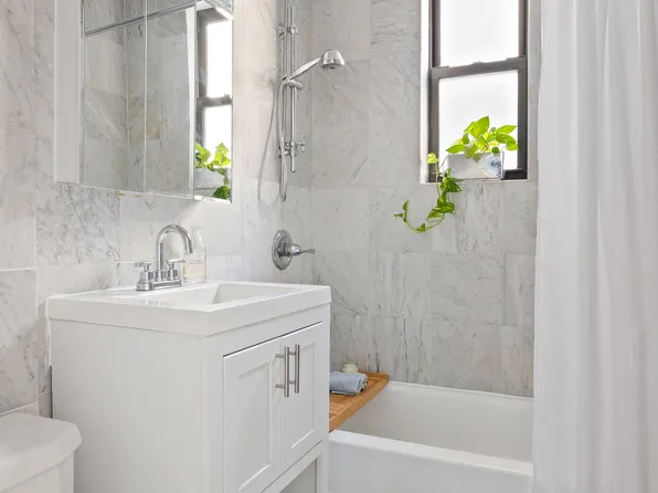 18 West 70th Street image 10 of 22