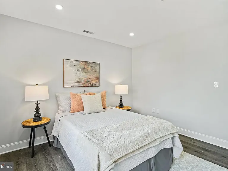 1240 Holbrook Ter NE #204 — Photo 10