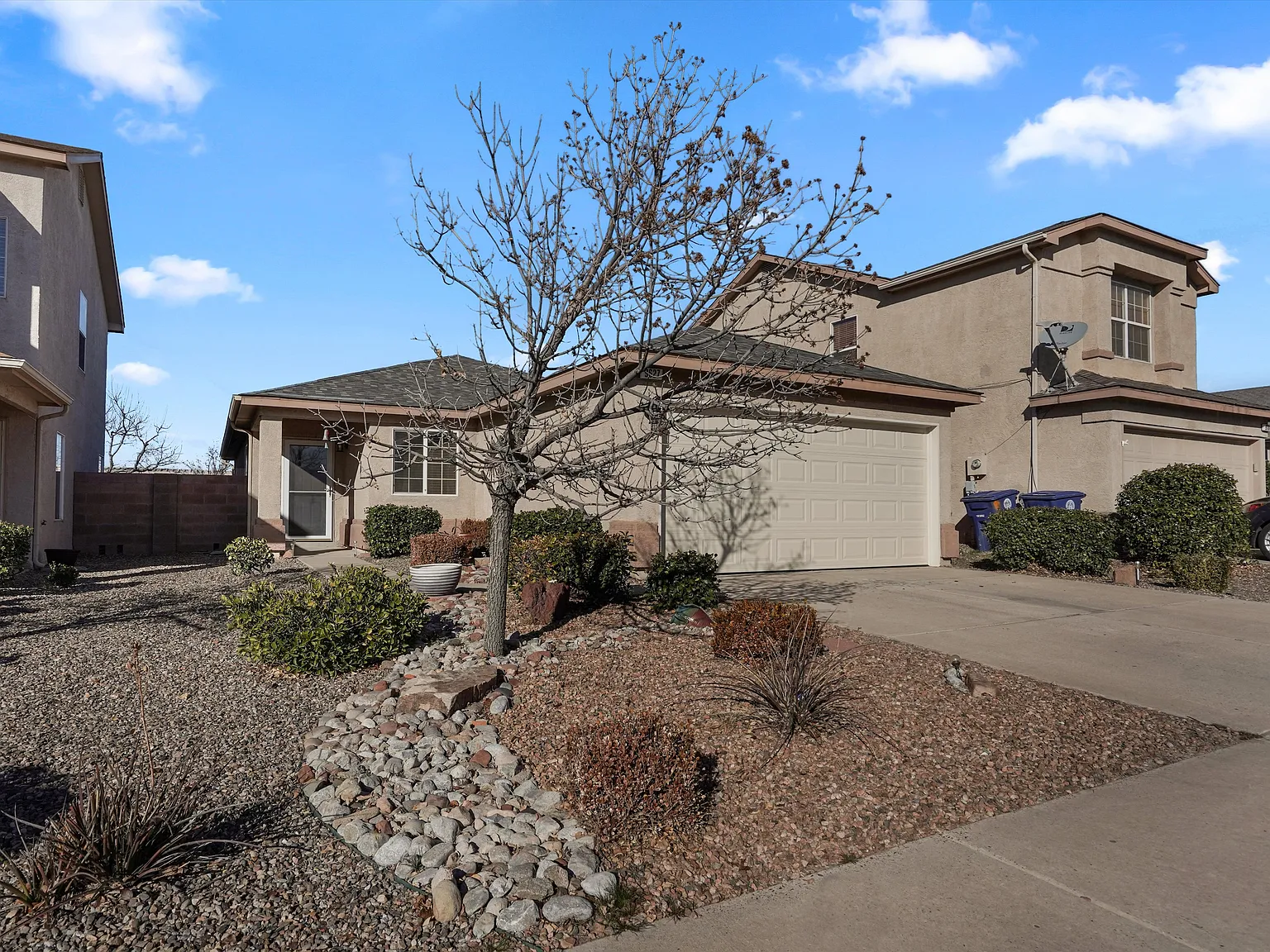 3 bed, 1256 sqft, $2,000 — Photo 4