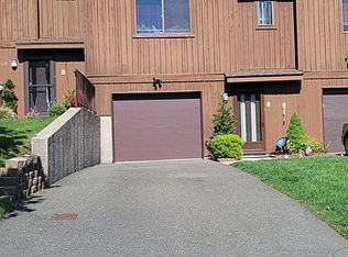 91 Metro Vista Dr, Hawthorne, NJ 07506