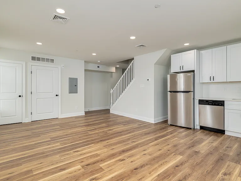 112 Washington Ave #9 — Photo 5