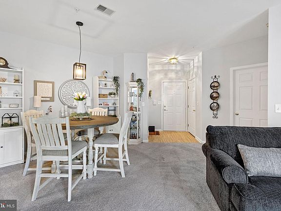 5th image of 105 Sunshine Ct Unit G