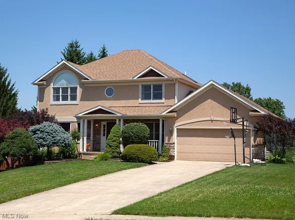 32540 Seneca Dr, Solon, OH 44139