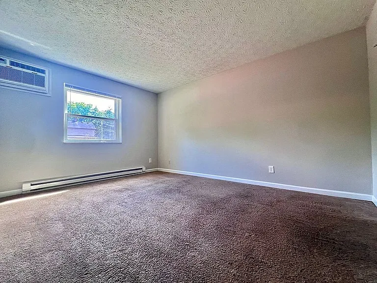 250 E State Rd #7 — Photo 8