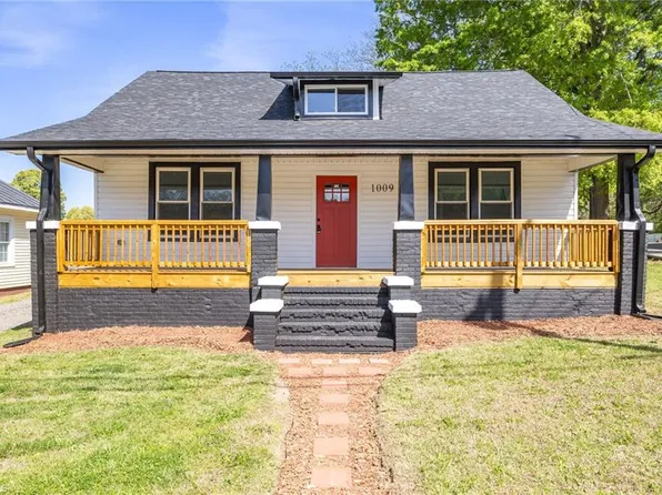 1009 N Scales St, Reidsville, NC 27320