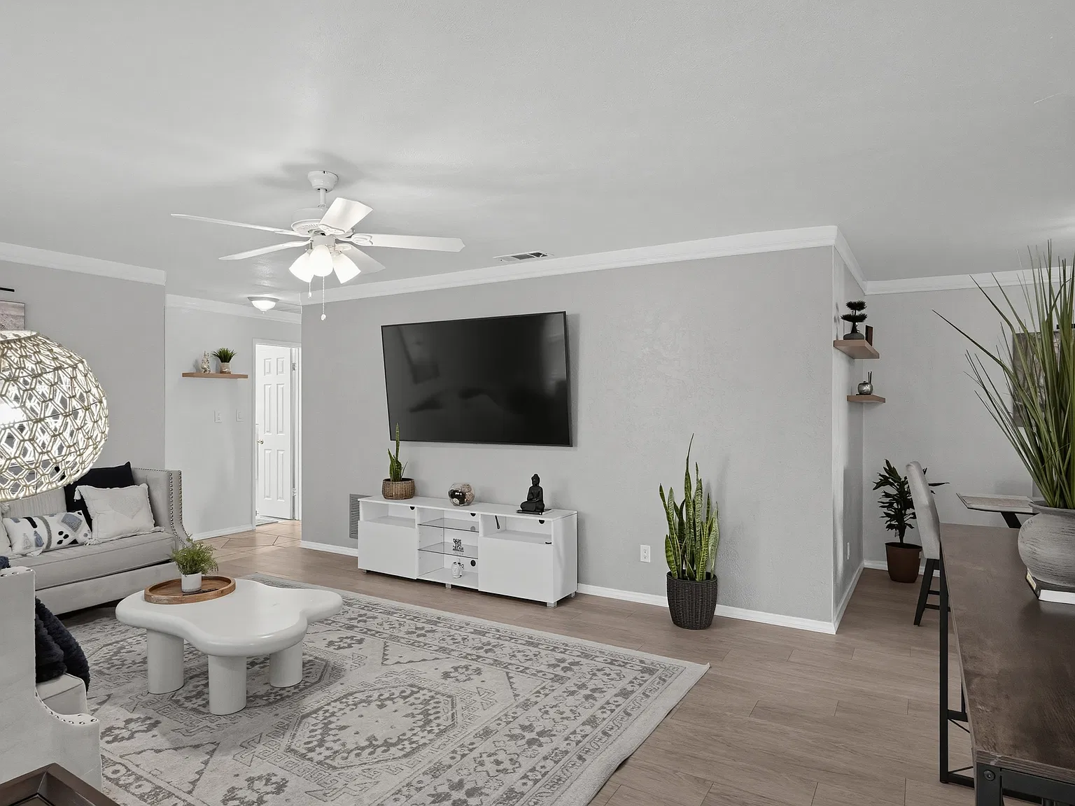 3 bed, 2.5 bath, 1000 sqft, $5,000 — Photo 4