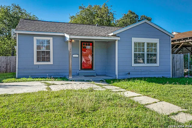 2 bed, 1.0 bath, 938 sqft, $1,295 — Photo 1