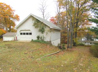 6246 E Interlochen Rd, Fountain, MI 49410