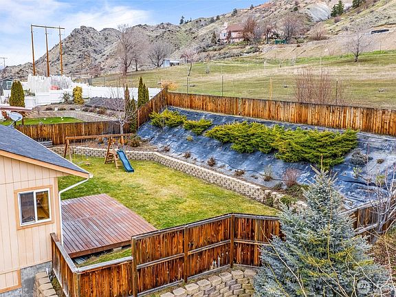 2nd image of 3953 NE Vista Del Rey Drive