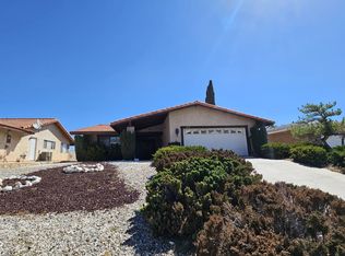 13401 Stoneridge Dr, Victorville, CA 92395