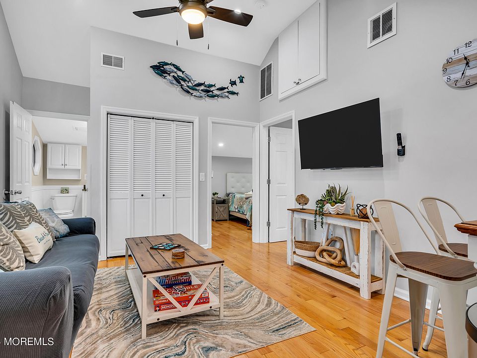 324 Sumner Ave Seaside Heights NJ Zillow