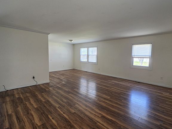 5th image of 89 Triangle Ln