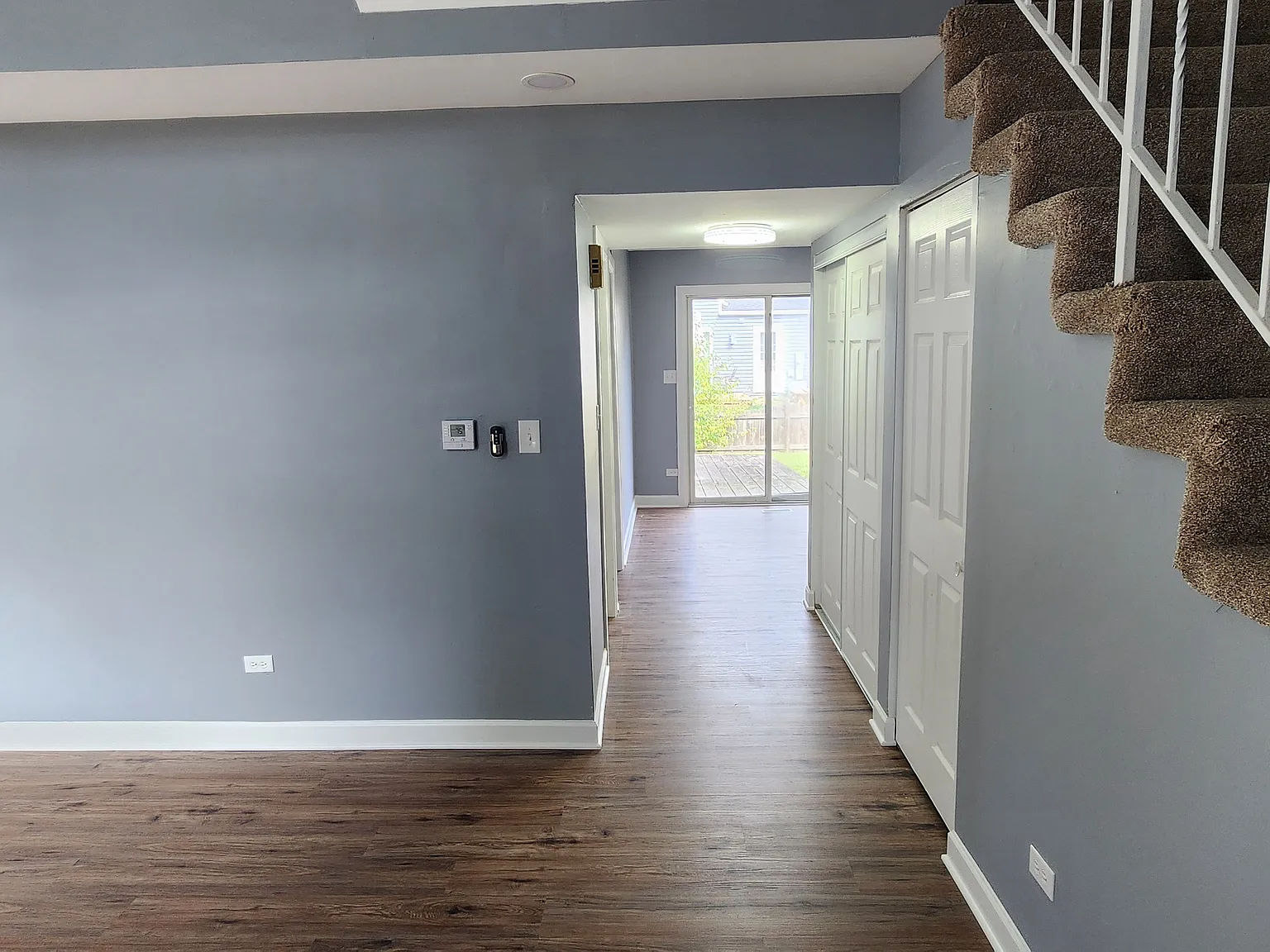 3 bed, 1040 sqft, $2,395 — Photo 2