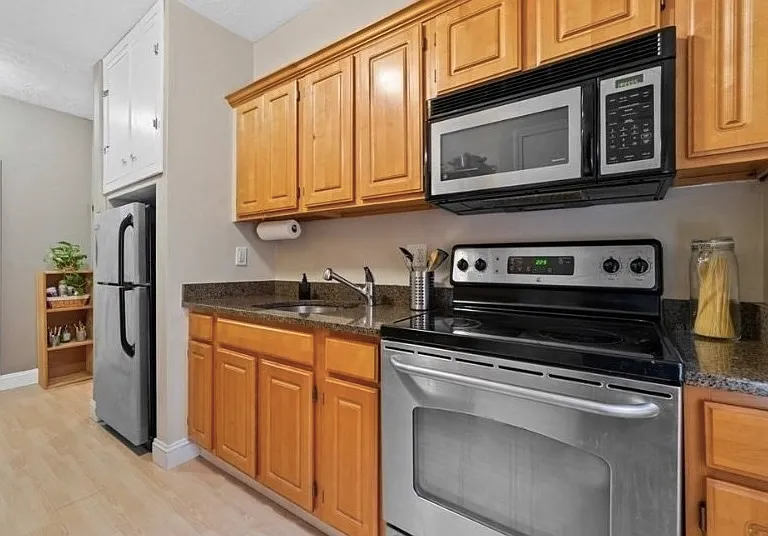 1810 Dorchester Ave #6 — Photo 2