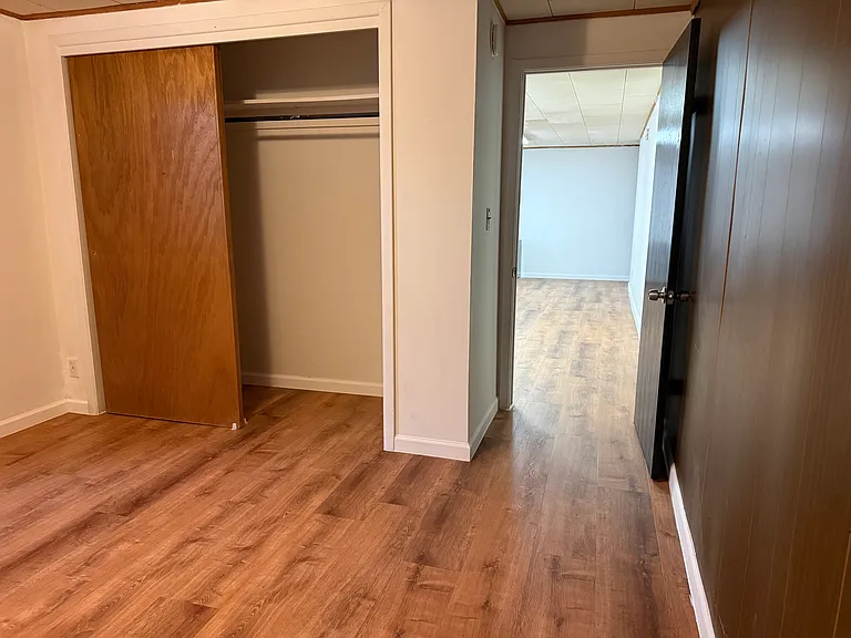 1641 W 82nd Pl — Photo 14