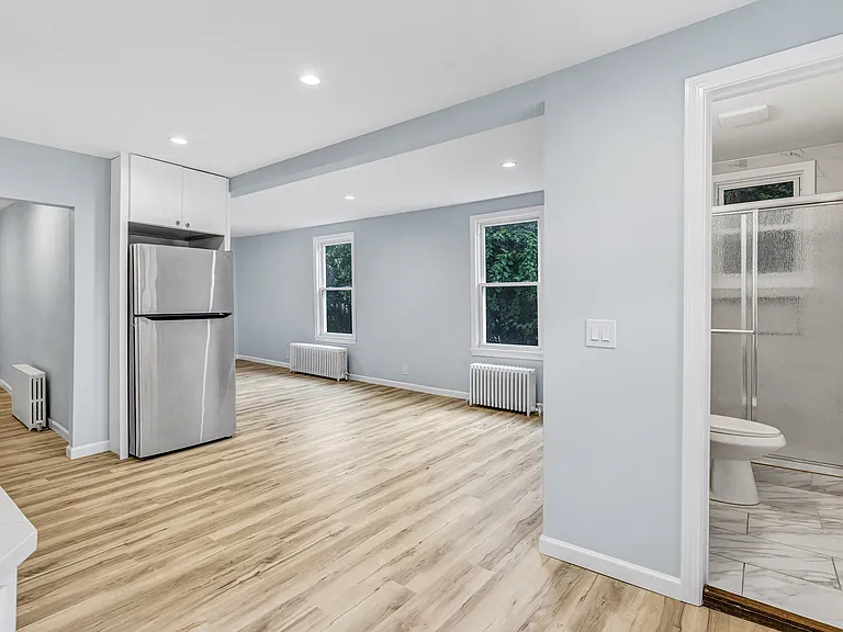 25-27 Myrtle St #25 — Photo 11