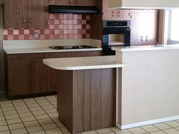 3rd image of 300 E Hermosa Dr