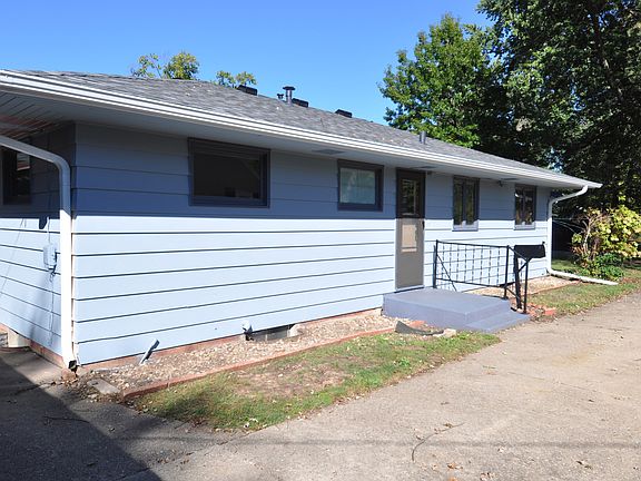 3rd image of 2122 Barton Blvd