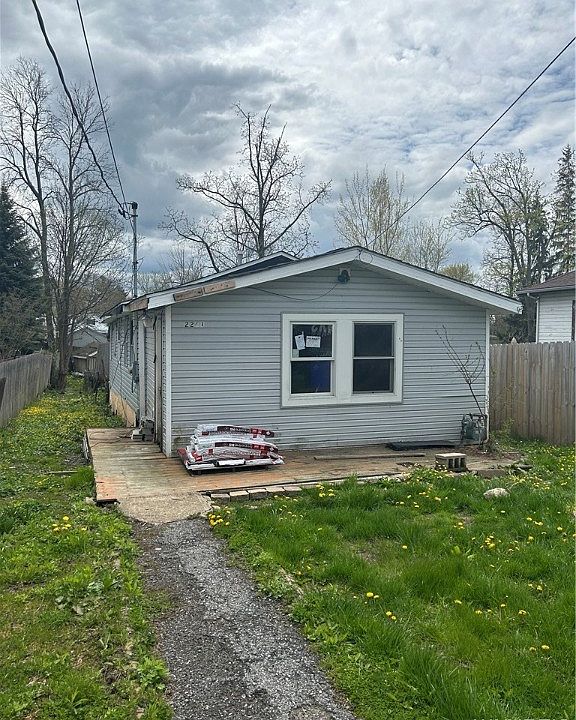 2261 Oakley Pl, Lake View, NY 14085 Zillow