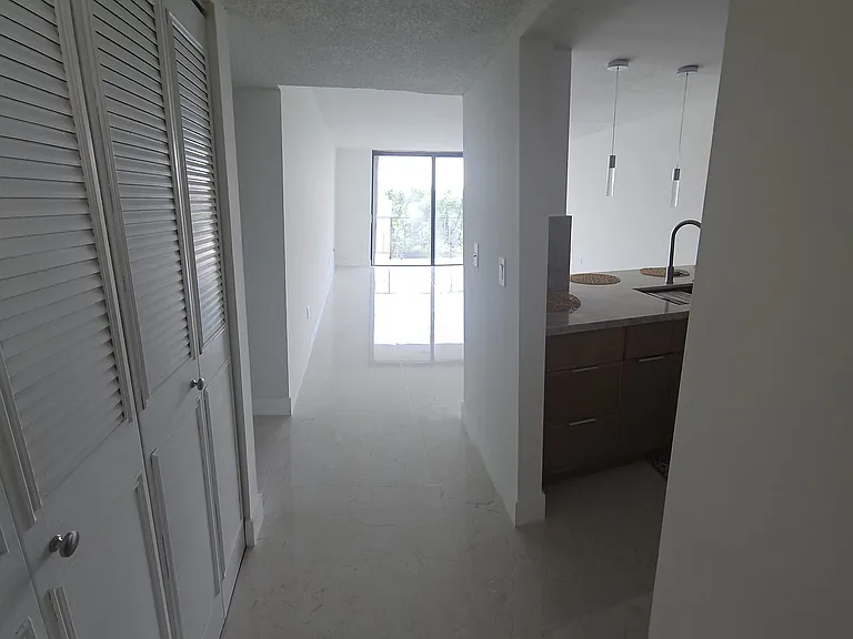 9682 Fontainebleau Blvd — Photo 4