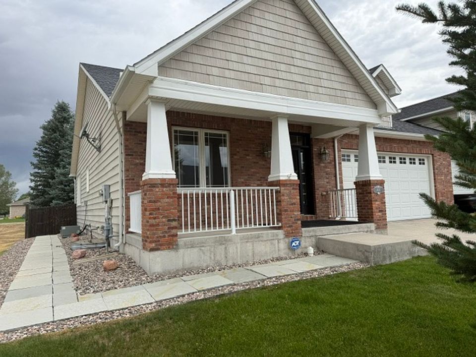 1st image of 400 Sterling Dr