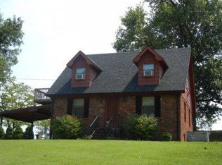 1037 Sanderson Dr, Hopkinsville, KY 42240