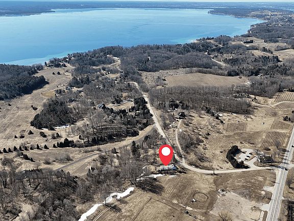 3rd image of 2378 Carroll Rd