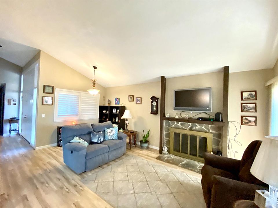 1st image of 602 Plaza De Las Sierras