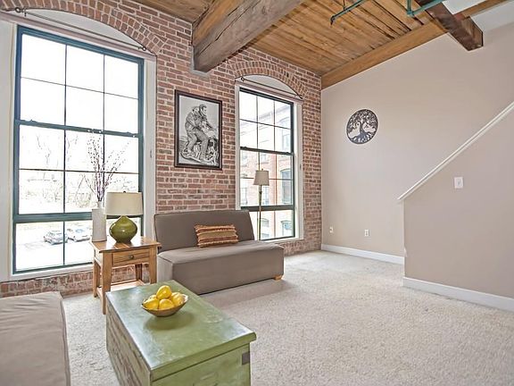 3rd image of 14 Sanford St Unit 31