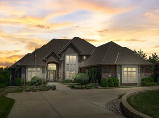 S27W30714 Wild Berry Ln, Waukesha, WI 53188