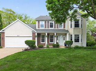 337 W Scarborough Ct, Bloomingdale, IL 60108