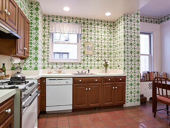 3rd image of 153 E 72nd St #13D