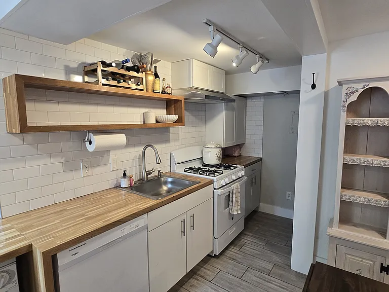 882 Penn Ave NE #3 — Photo 12