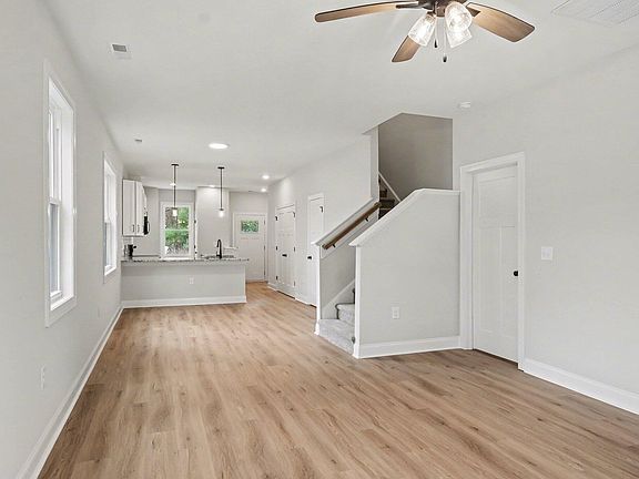5th image of 207 B S Main St #B