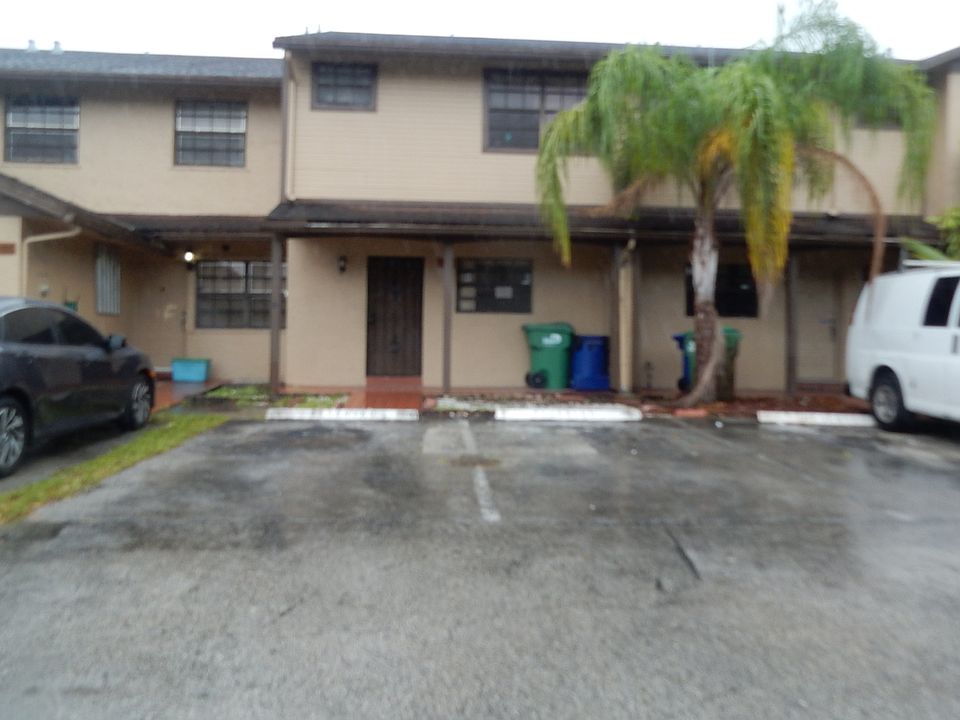 1st image of 1026 NE 209th Ter