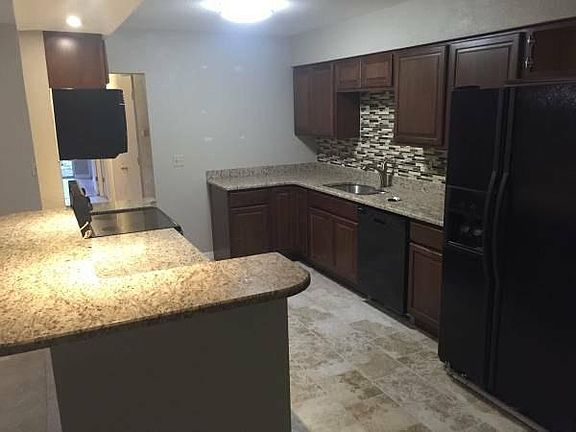 4th image of 135 Boundary Blvd APT A