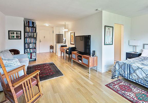 3rd image of 400 Central Park W APT 5F