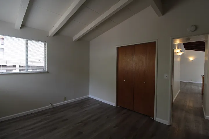 1433 Cottage St — Photo 7
