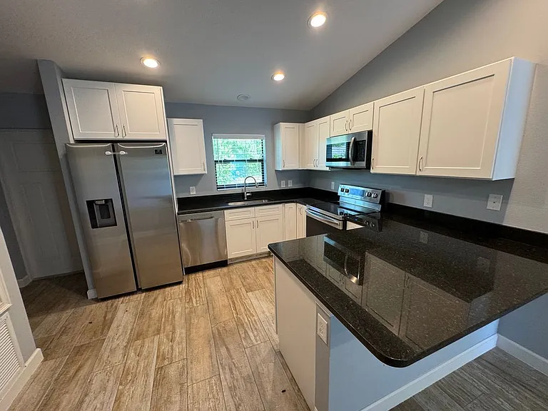 1677 Lizette St SE #A — Photo 2