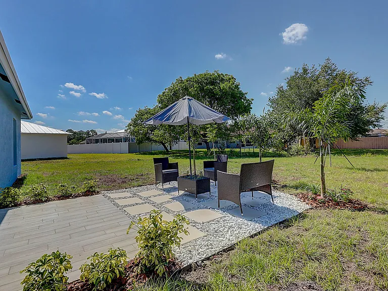 2352 SW Plum Ct — Photo 37