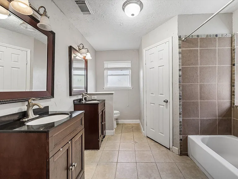 5610 Village Arbour Dr — Photo 11