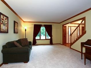 940 Mortonsberry Dr, Naperville, IL 60540