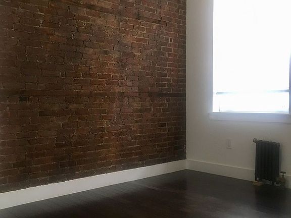 3rd image of 62 Livingston St APT 3