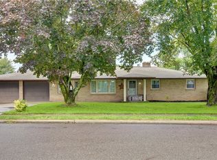 1137 Cherry Ridge Dr SW, Sugarcreek, OH 44681