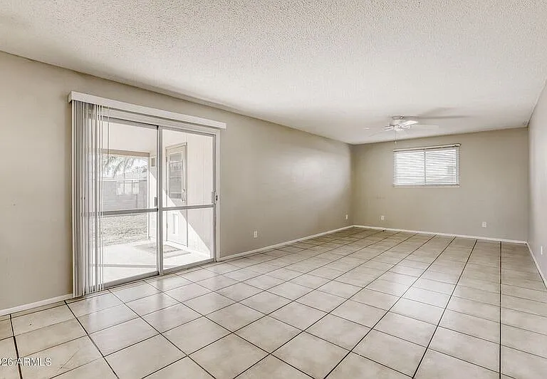 921 E Campus Dr — Photo 13