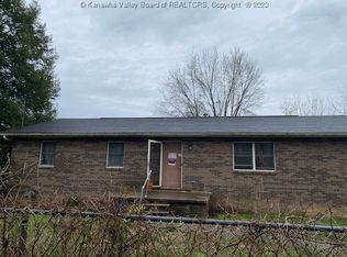 12360 Coal River Rd, Saint Albans, WV 25177