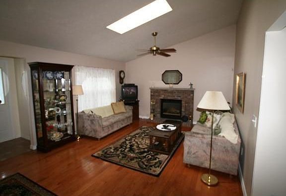 2nd image of 44 Atwood Dr