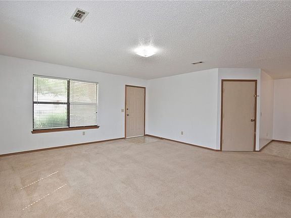 3rd image of 5905 Sara St #B
